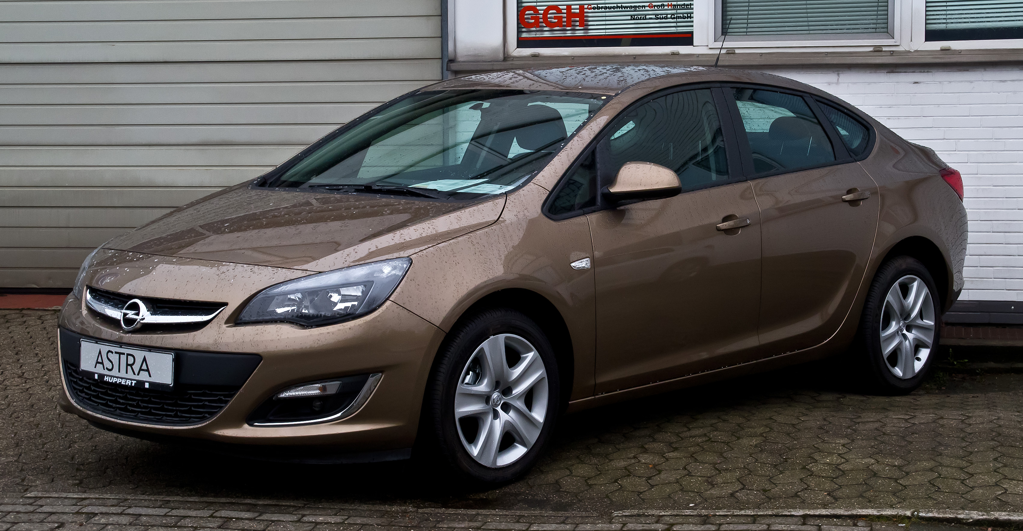 Внешний вид Opel Astra J